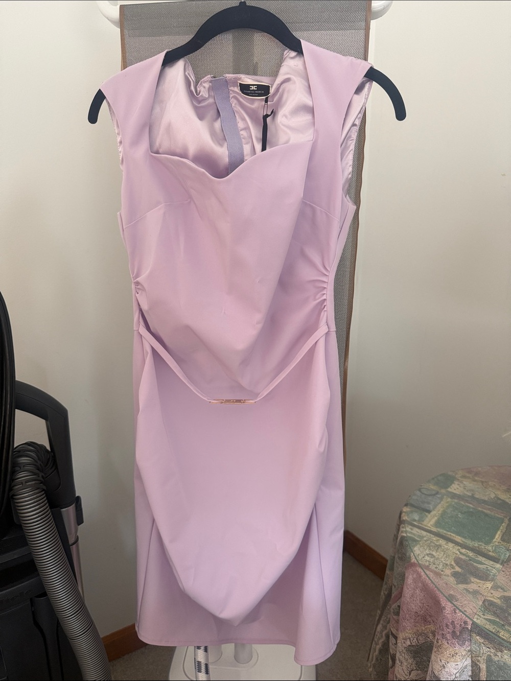 Cap-Sleeve Midi Sheath Dress in Lavender Pink